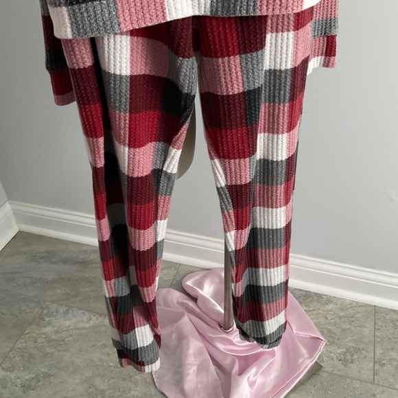 Ladies red pajama set,M.Natural Relections - Picture 5 of 11